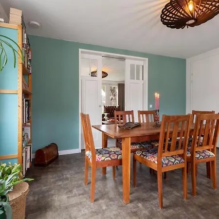 Lowlander فندق مبيت وإفطار 3*