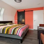 Bed & Breakfast Lowlander 3*